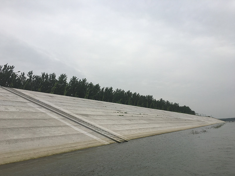 汉川市汉江下游堤防除险工程砼护坡